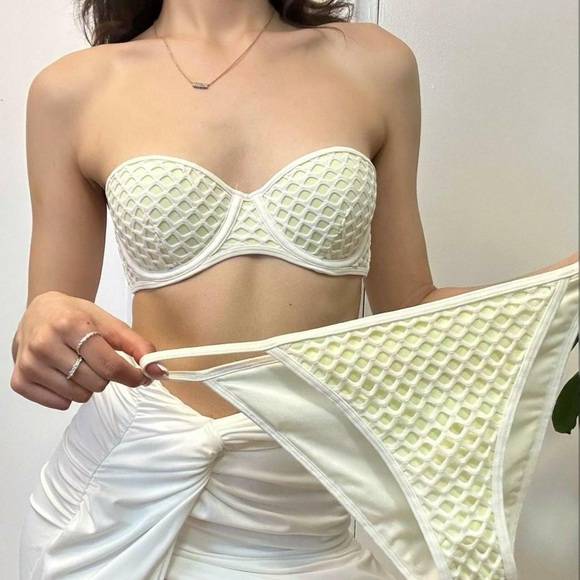 Victoria's Secret Bikini - Picture 3 of 8